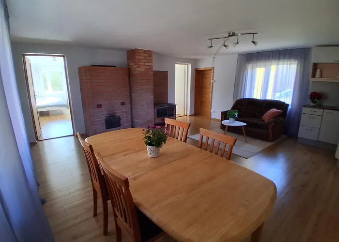 Mihkli Majutus * Rootsikula (Parnu)